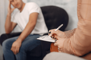 ¿A qué se debe la fobia social? 4